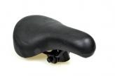 ASIENTO BMX/FREESTYLE NEGRO C/GRABADO BAJO RELIEVE MEDIDAS 225X145MM INCLUYE GRAMPA